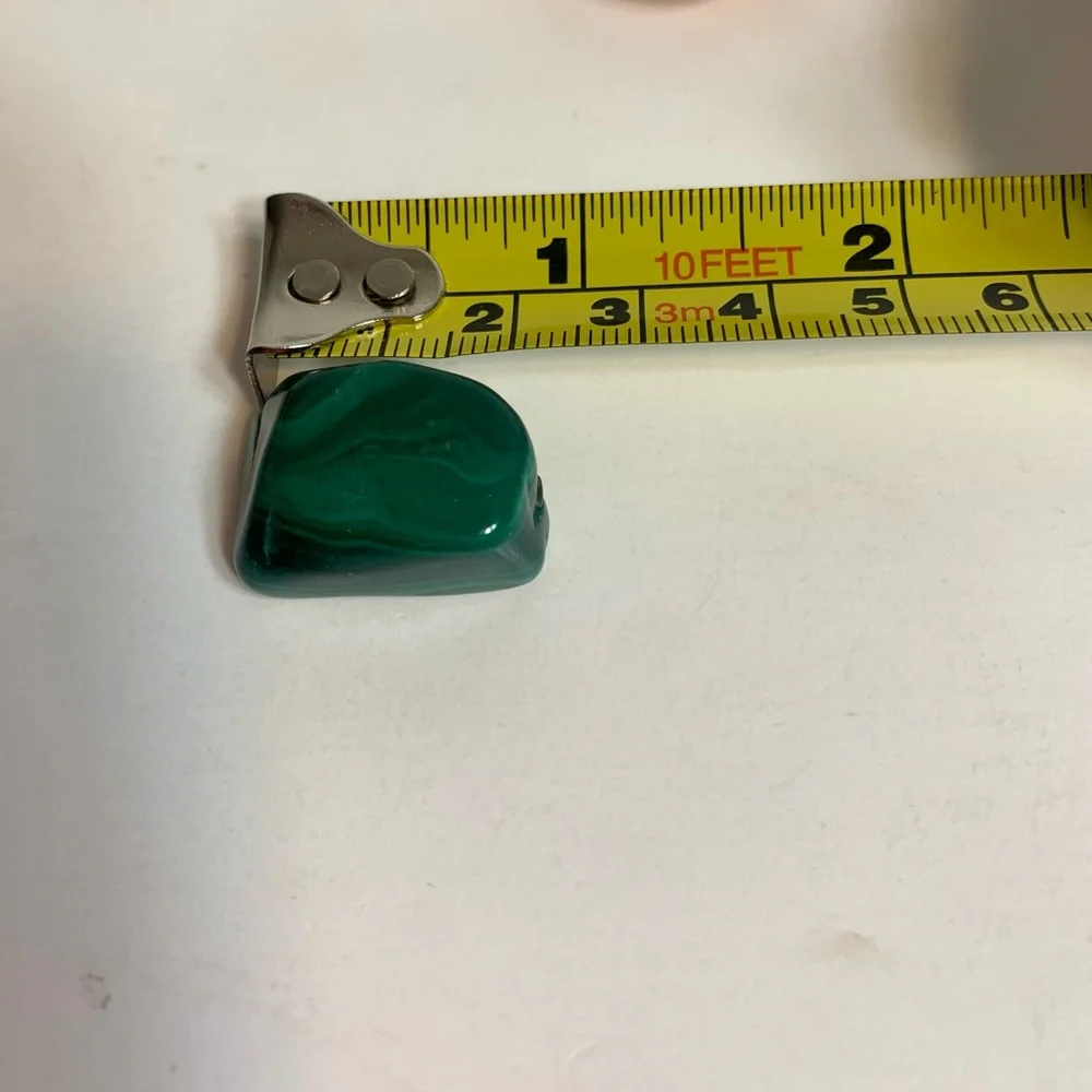 Collection of crystals including one necklace. - Picture 8 of 9